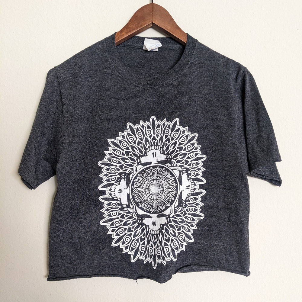 Cropped Psychedelic Design